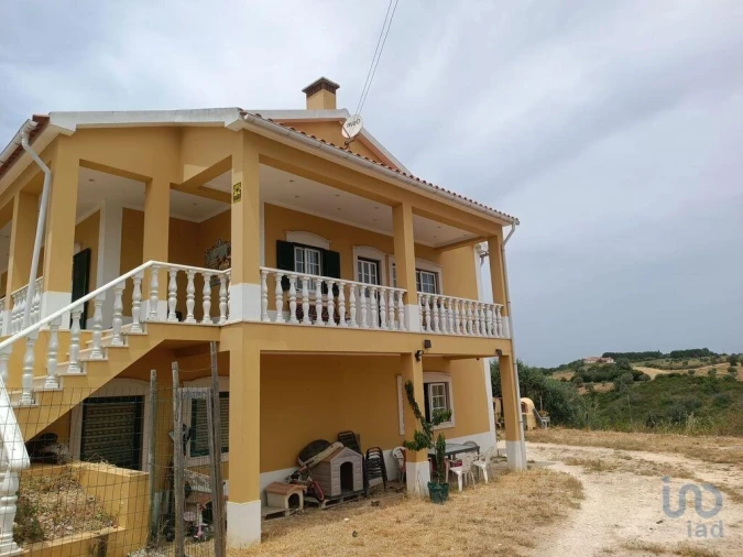 Moradia T6 para Venda em Almoster Foto 2