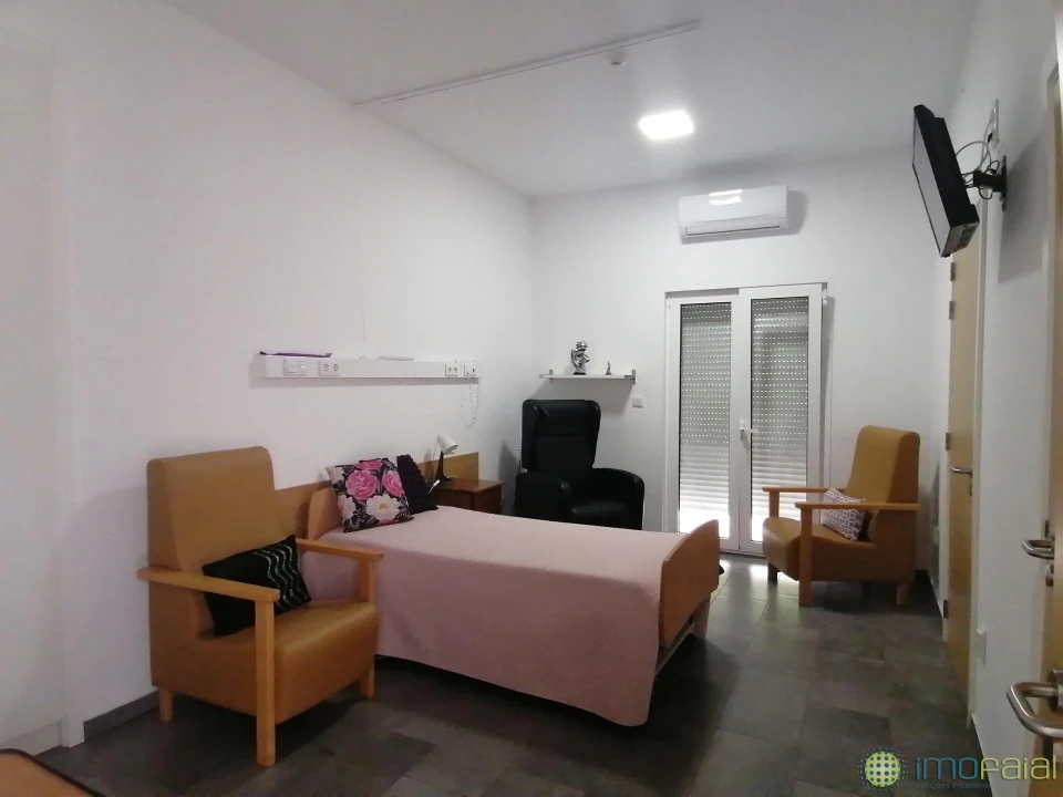 Moradia T10 para Venda em Cedros Foto 17