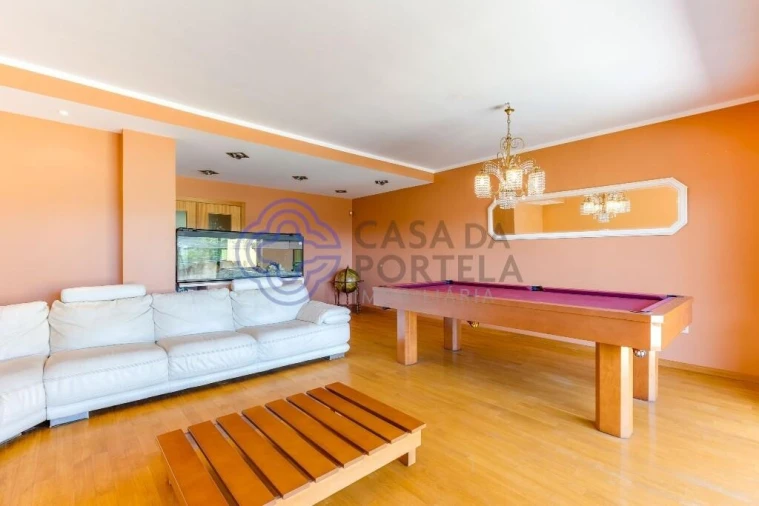 Moradia T4 para Venda em Milheiros Foto 15