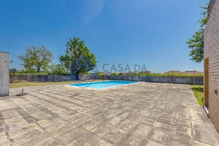 Moradia T4 para Venda em Milheiros Foto 61