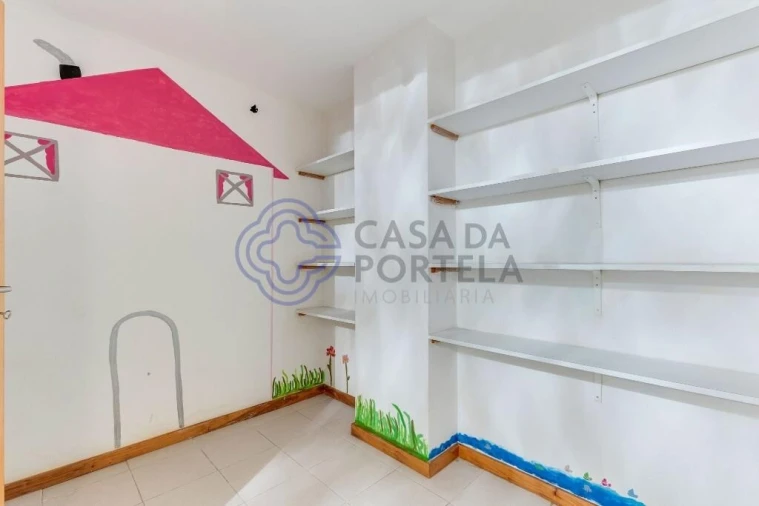 Moradia T4 para Venda em Milheiros Foto 49