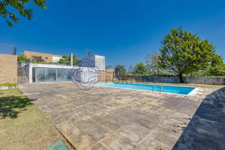 Moradia T4 para Venda em Milheiros Foto 63