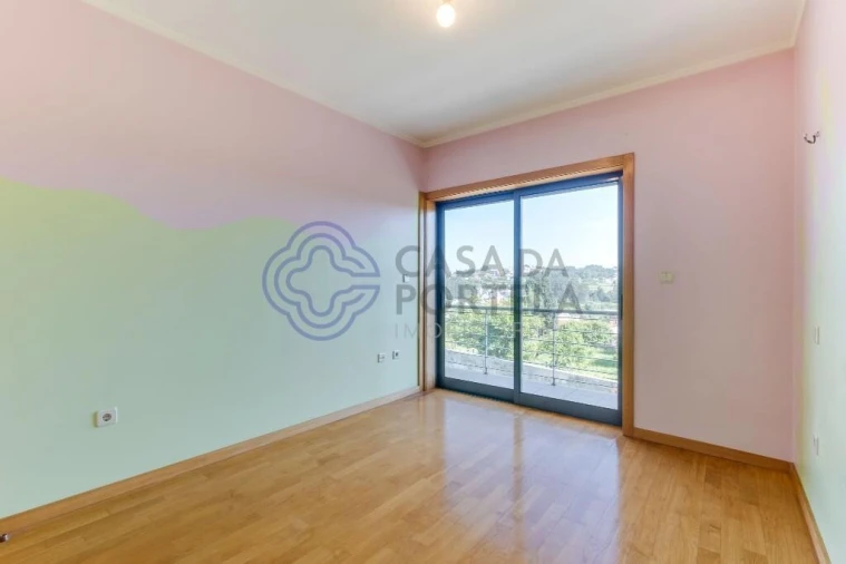 Moradia T4 para Venda em Milheiros Foto 44