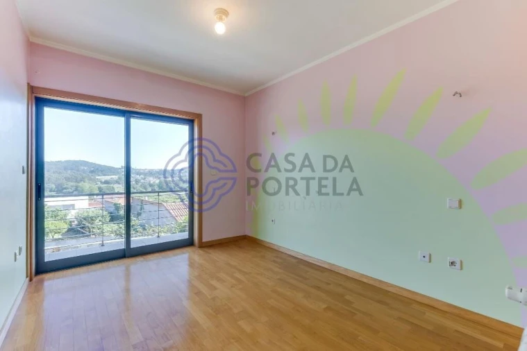 Moradia T4 para Venda em Milheiros Foto 43