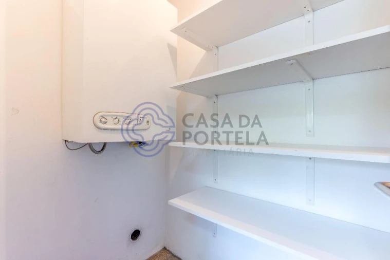 Moradia T4 para Venda em Milheiros Foto 10