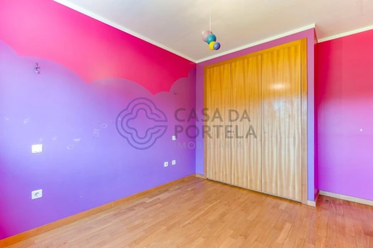 Moradia T4 para Venda em Milheiros Foto 26