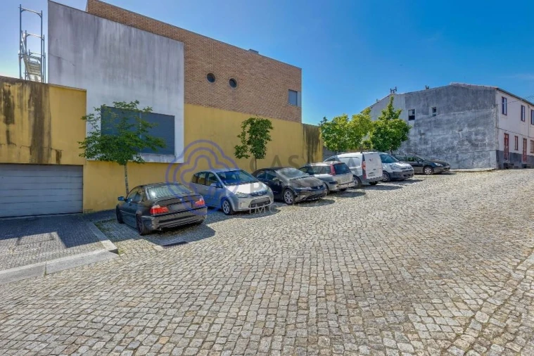 Moradia T4 para Venda em Milheiros Foto 65