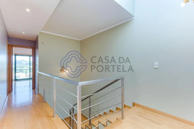 Moradia T4 para Venda em Milheiros Foto 24