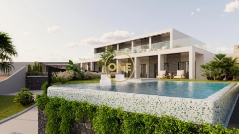 Moradia T5 para Venda em São Gonçalo