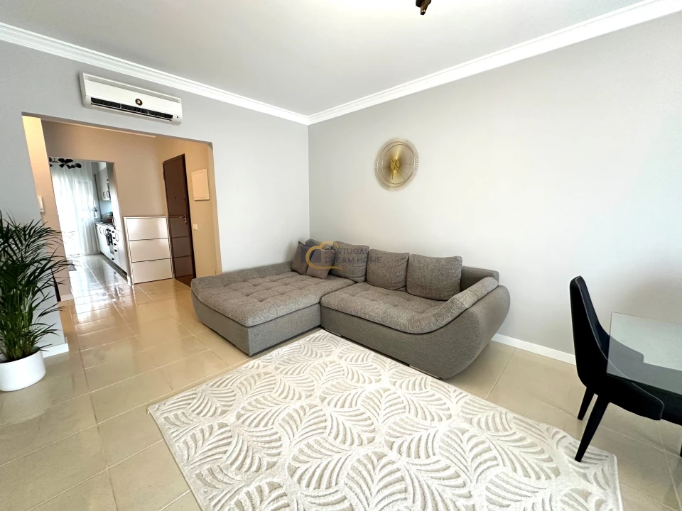 Apartamento T2 para Venda em Ferreiras Foto 1