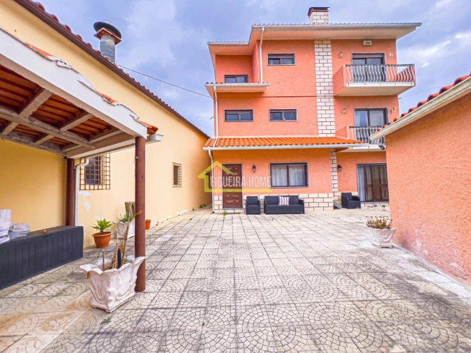 Moradia T6 para Venda em São Pedro Foto 3