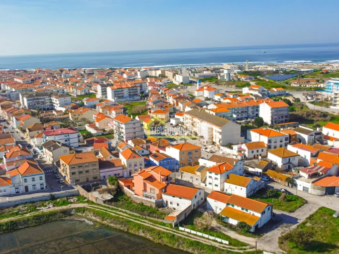 Moradia T6 para Venda em São Pedro