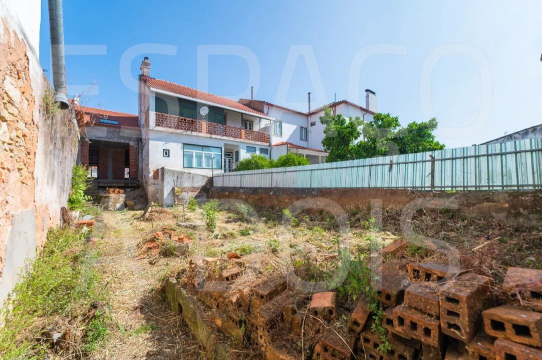 Prédio para Venda em São João Baptista e Santa Maria dos Olivais Foto 21