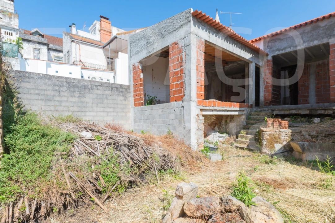 Prédio para Venda em São João Baptista e Santa Maria dos Olivais Foto 25