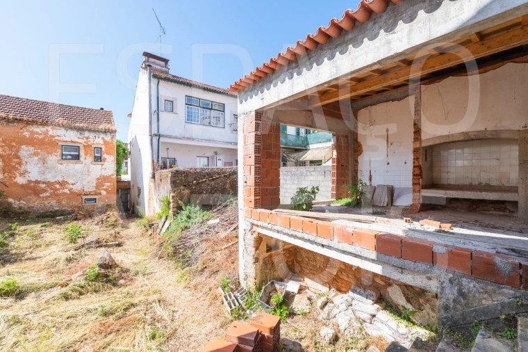 Prédio para Venda em São João Baptista e Santa Maria dos Olivais Foto 12