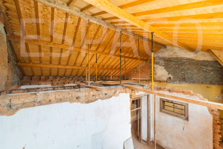 Prédio para Venda em São João Baptista e Santa Maria dos Olivais Foto 37