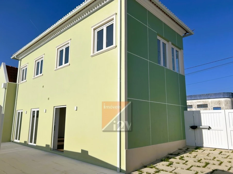 Moradia T3 para Venda em Colmeias e Memória Foto 5