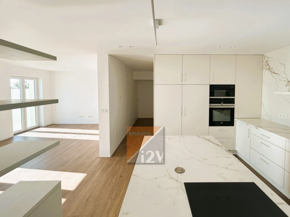 Moradia T3 para Venda em Colmeias e Memória Foto 9