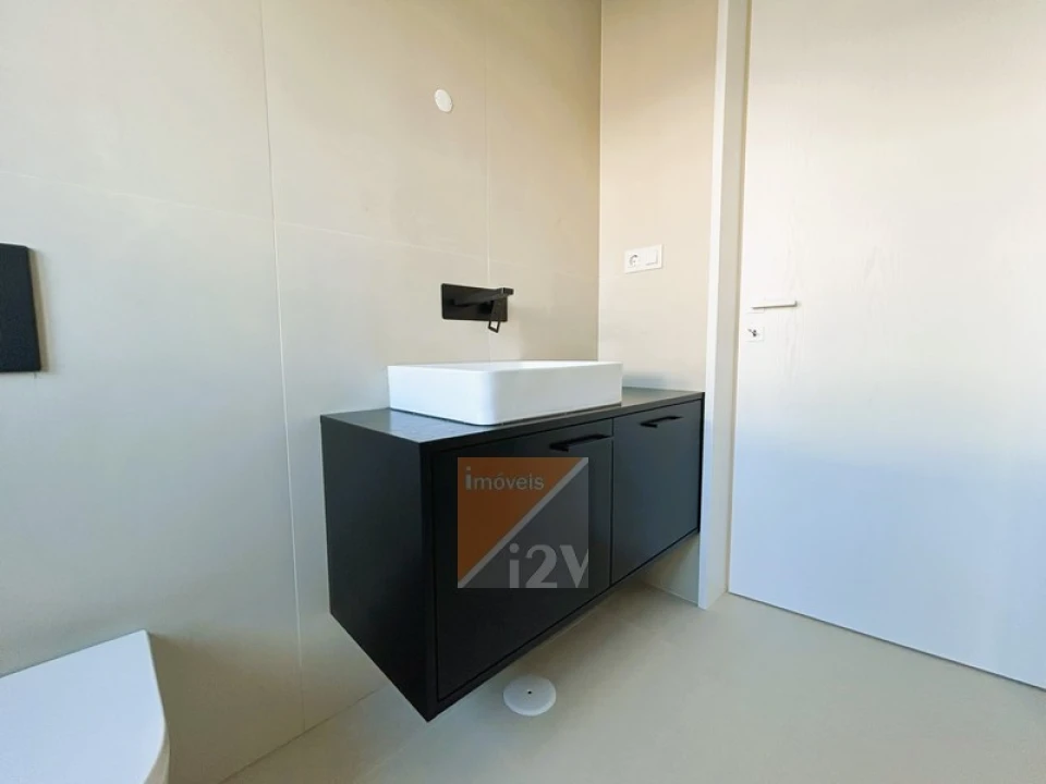 Moradia T3 para Venda em Colmeias e Memória Foto 12