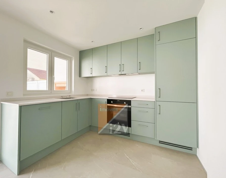 Moradia T3 para Venda em Colmeias e Memória Foto 40