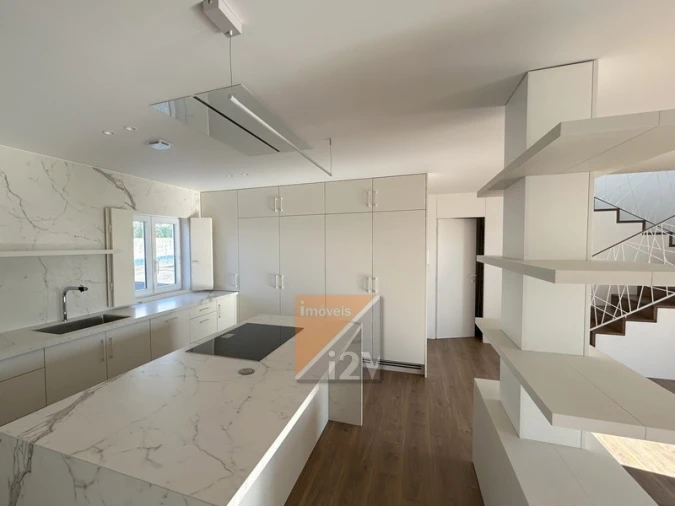 Moradia T3 para Venda em Colmeias e Memória Foto 8