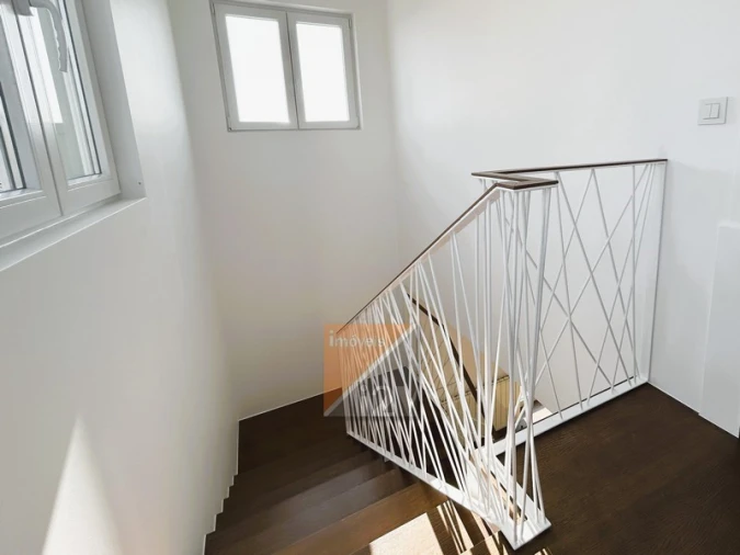 Moradia T3 para Venda em Colmeias e Memória Foto 15