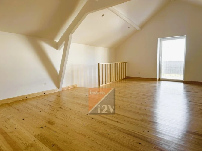 Moradia T3 para Venda em Colmeias e Memória Foto 31