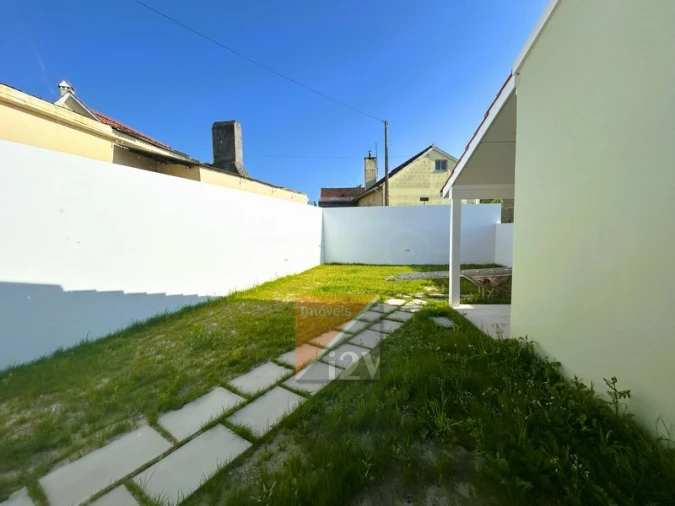 Moradia T3 para Venda em Colmeias e Memória Foto 37