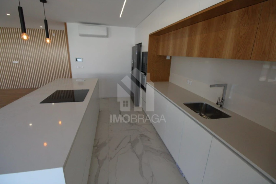 Moradia T3 para Venda em Merelim (São Paio), Panoias e Parada de Tibães Foto 8