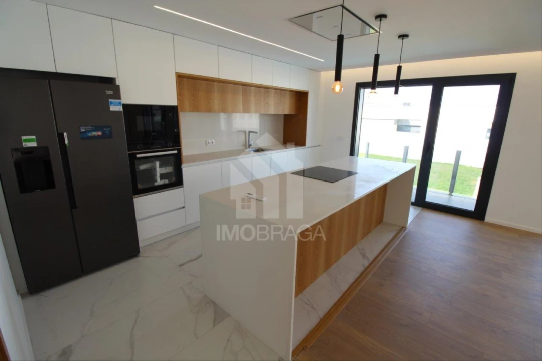 Moradia T3 para Venda em Merelim (São Paio), Panoias e Parada de Tibães Foto 9