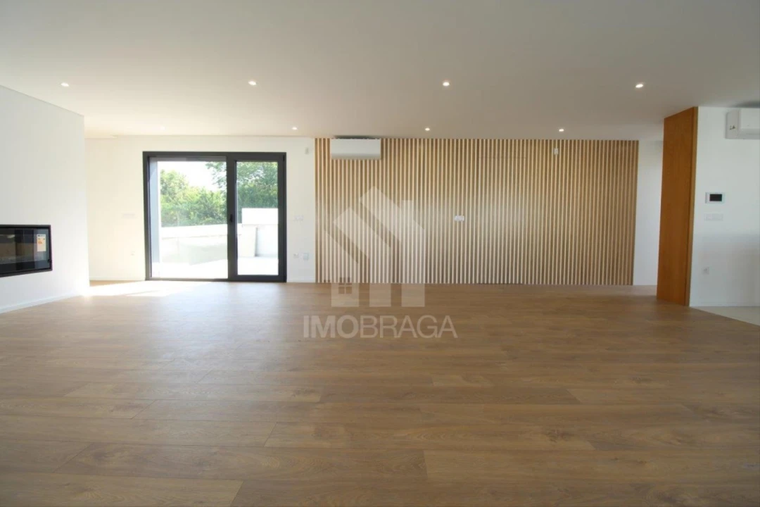 Moradia T3 para Venda em Merelim (São Paio), Panoias e Parada de Tibães Foto 11