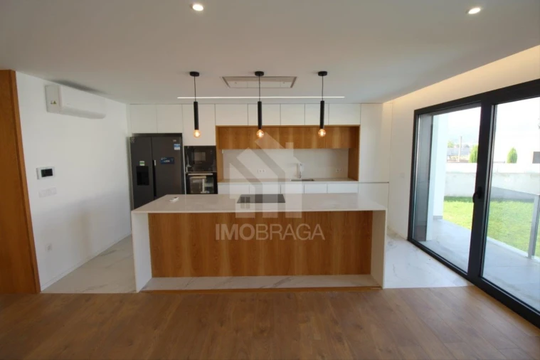 Moradia T3 para Venda em Merelim (São Paio), Panoias e Parada de Tibães Foto 10