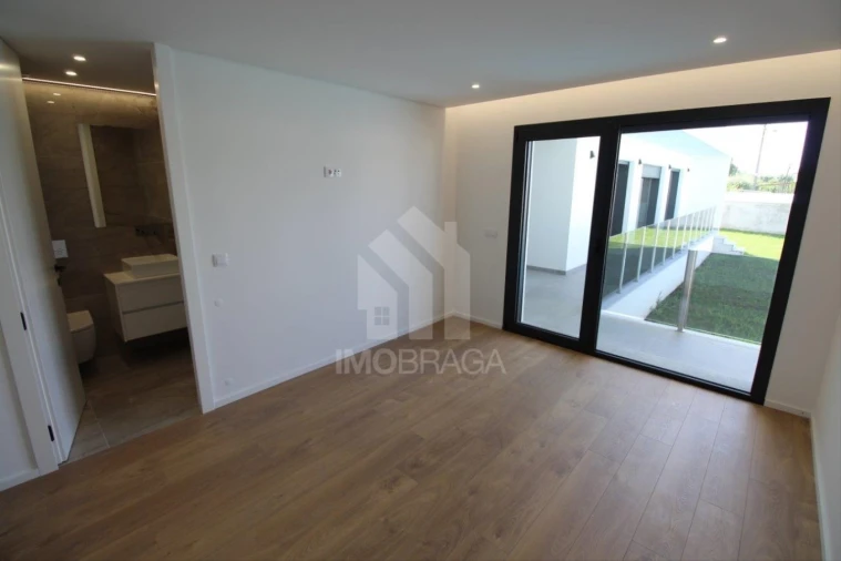 Moradia T3 para Venda em Merelim (São Paio), Panoias e Parada de Tibães Foto 30