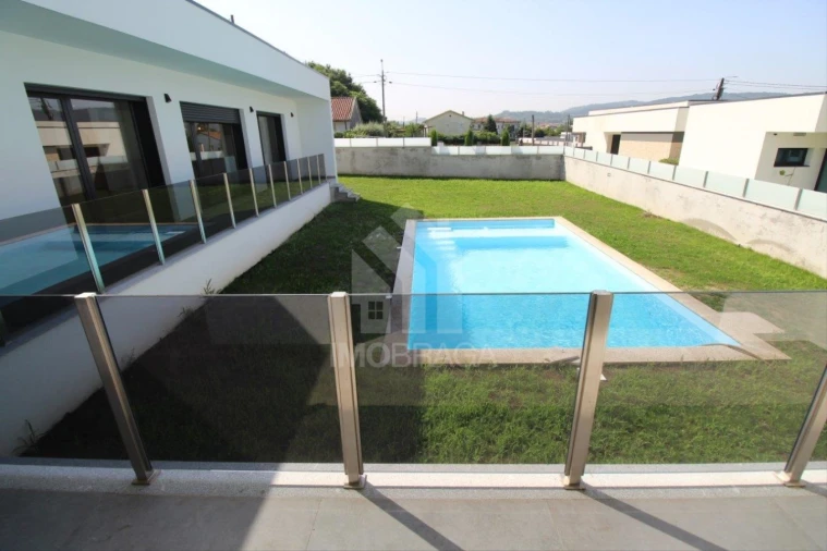 Moradia T3 para Venda em Merelim (São Paio), Panoias e Parada de Tibães Foto 40