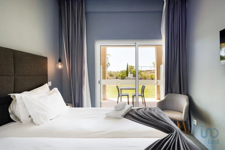 Apartamento para Venda em Estômbar e Parchal Foto 12