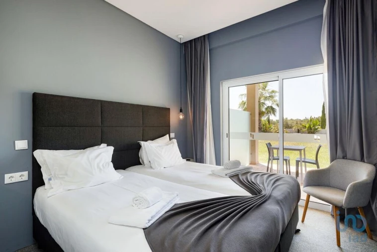 Apartamento para Venda em Estômbar e Parchal Foto 11