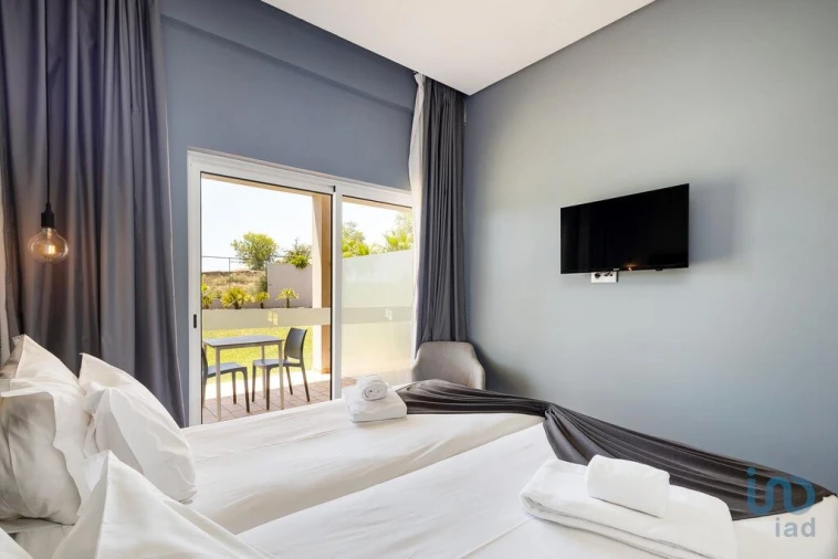 Apartamento para Venda em Estômbar e Parchal Foto 13