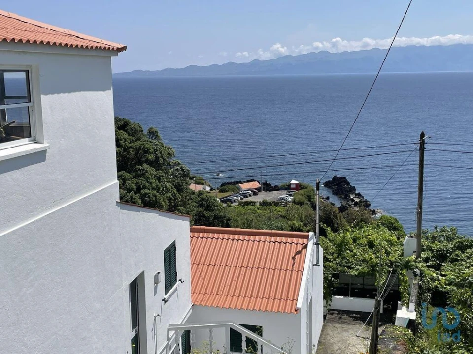 Moradia T3 para Venda em Calheta Foto 2