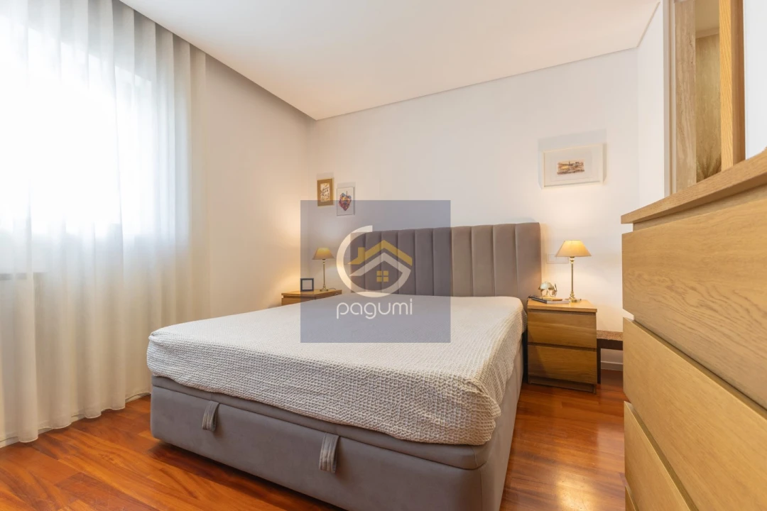 Apartamento T2 para Venda em Campanhã Foto 6