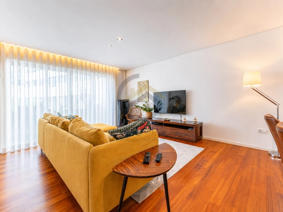 Apartamento T2 para Venda em Campanhã Foto 2