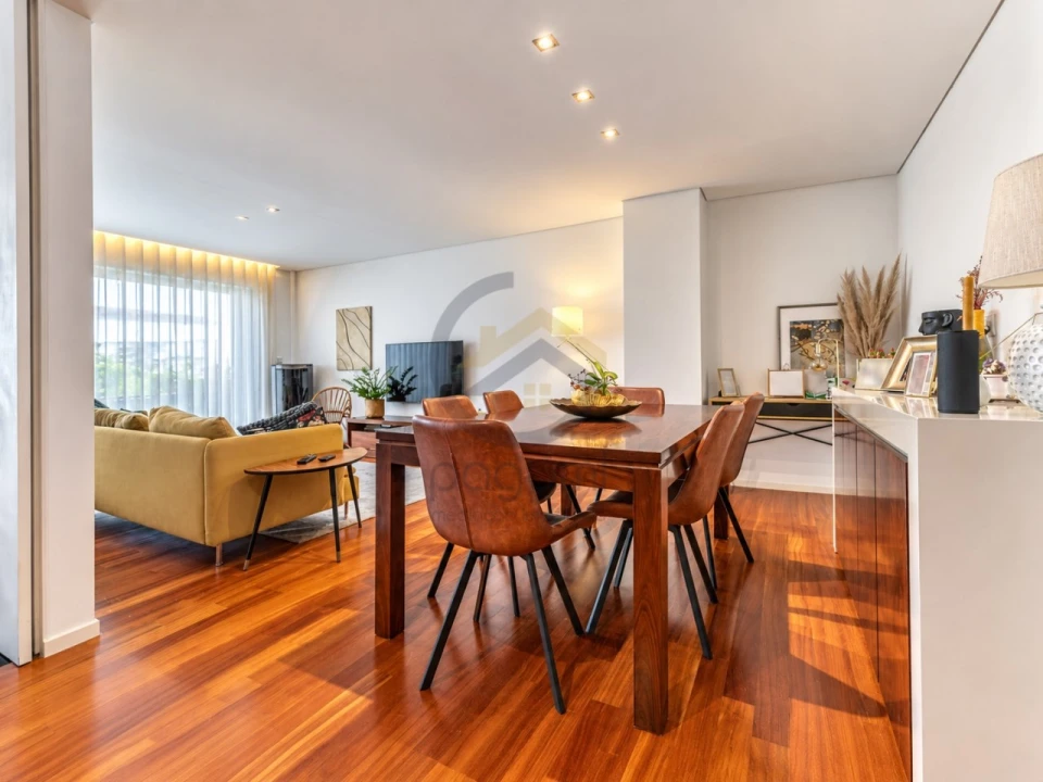 Apartamento T2 para Venda em Campanhã Foto 4