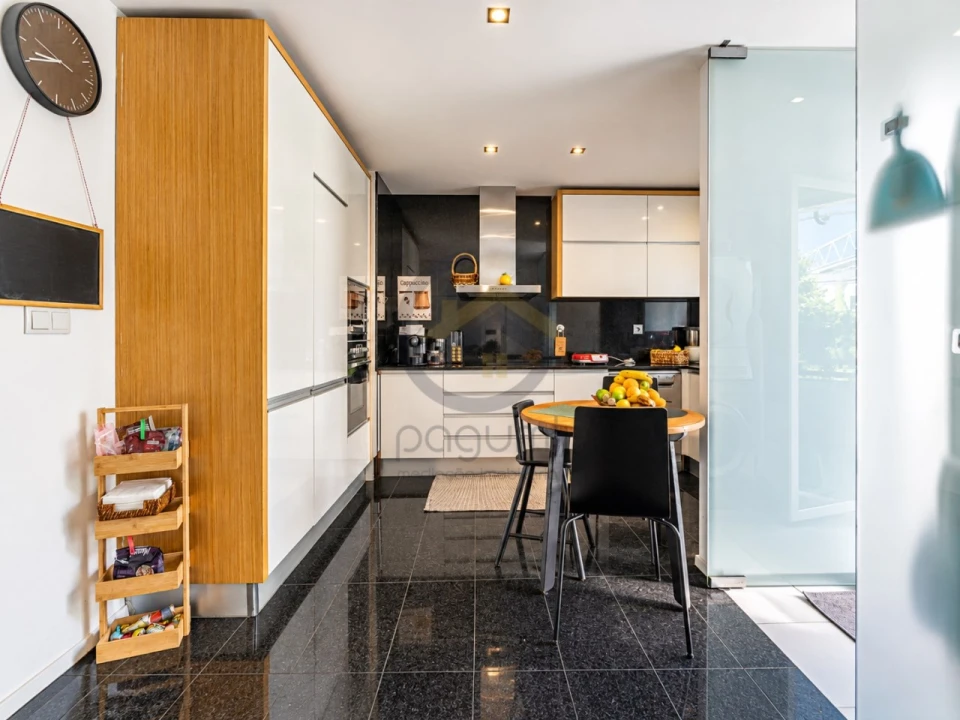 Apartamento T2 para Venda em Campanhã Foto 7