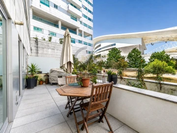 Apartamento T2 para Venda em Campanhã
