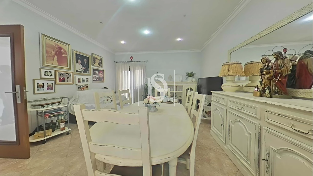 Moradia T4 para Venda em Requião Foto 19