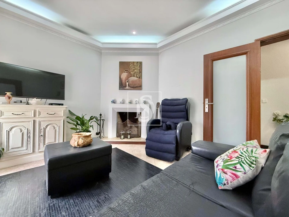 Moradia T4 para Venda em Requião Foto 1