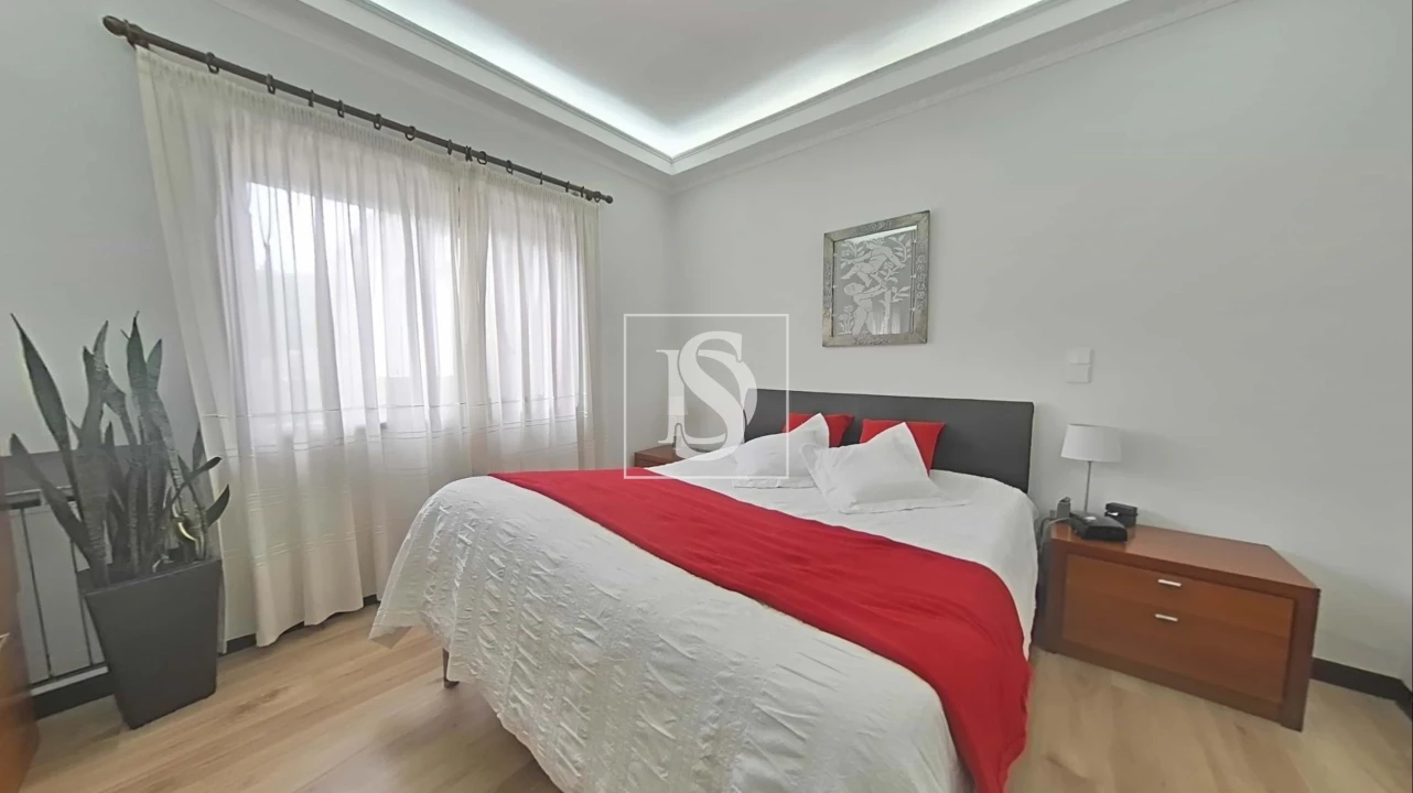 Moradia T4 para Venda em Requião Foto 28