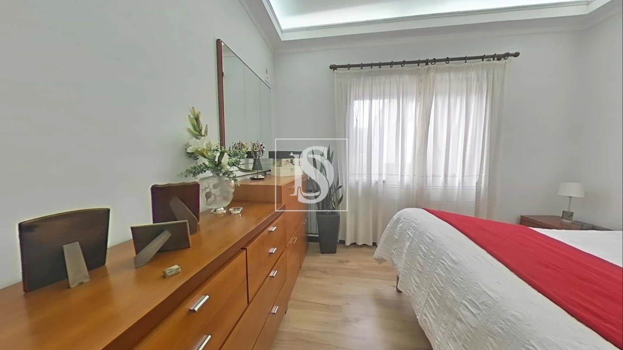 Moradia T4 para Venda em Requião Foto 32