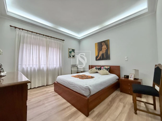 Moradia T4 para Venda em Requião Foto 15