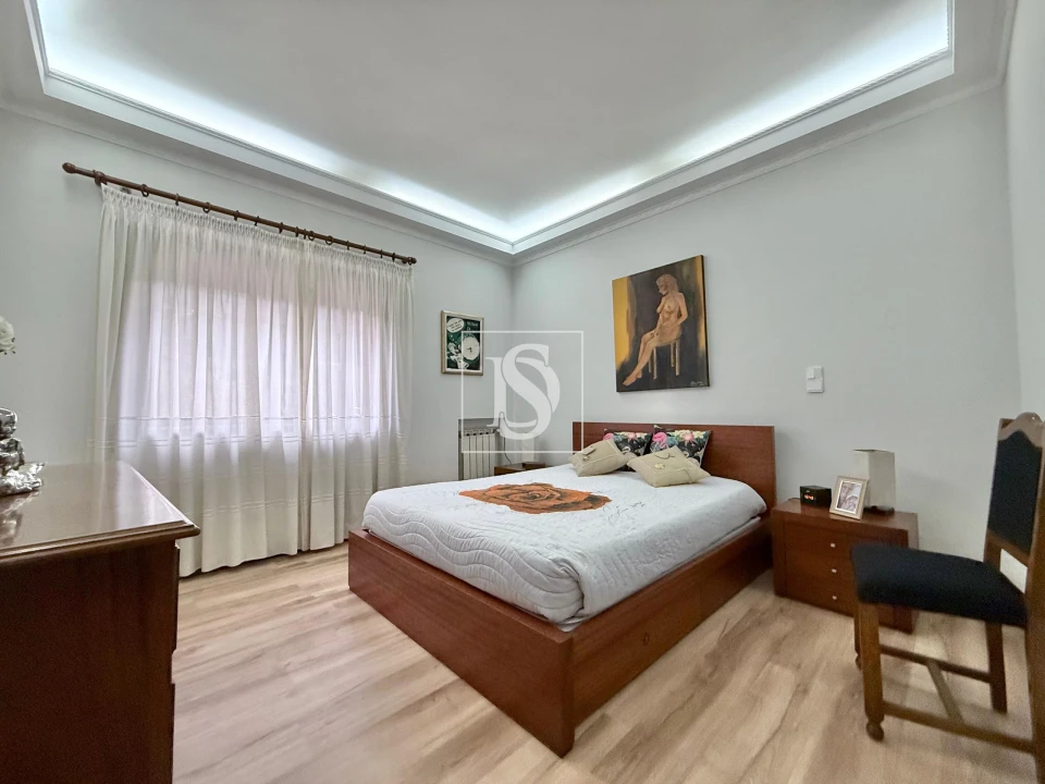 Moradia T4 para Venda em Requião Foto 15