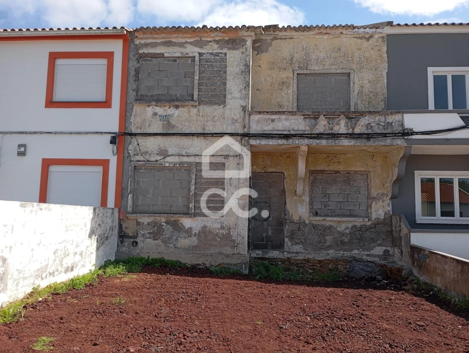 Terreno para Venda em Praia da Vitoria (Santa Cruz) Foto 2